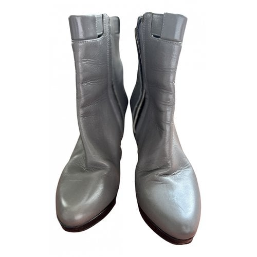 Pre-owned Fendi Leather Ankle Boots In Grey