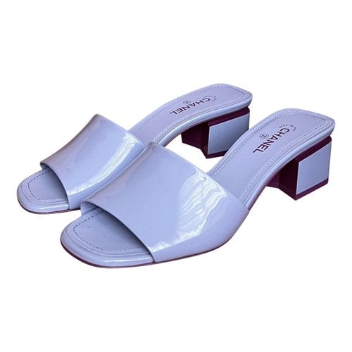 Pre-owned Chanel Patent Leather Sandals In Purple