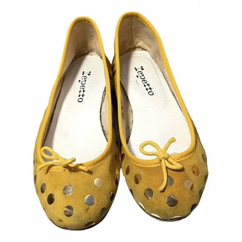 Pre-owned Repetto Ballet Flats In Yellow