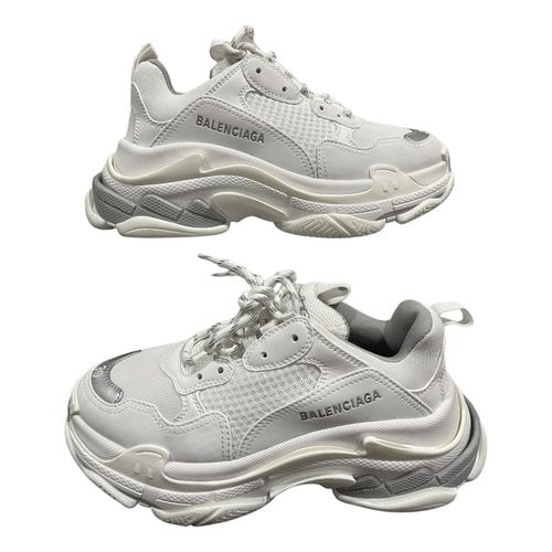 Pre-owned Balenciaga Triple S Leather Low Trainers In White