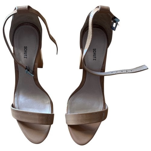 Pre-owned Schutz Patent Leather Sandal In Beige