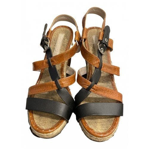 Pre-owned Marc By Marc Jacobs Leather Sandal In Beige