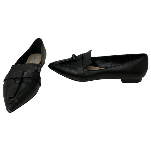 Pre-owned Saks Fifth Avenue Leather Flats In Black