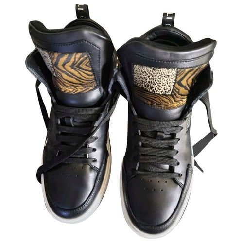Pre-owned Roberto Cavalli Leather Trainers In Black