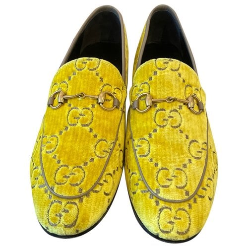 Pre-owned Gucci Jordaan Velvet Flats In Yellow