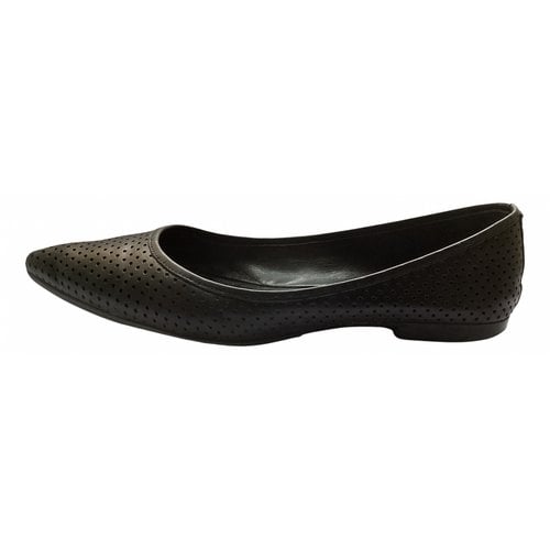 Pre-owned Liviana Conti Leather Ballet Flats In Black