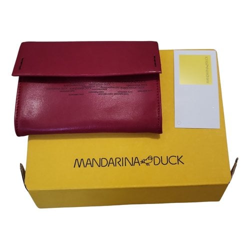 Pre-owned Mandarina Duck Leather Key Ring In Red