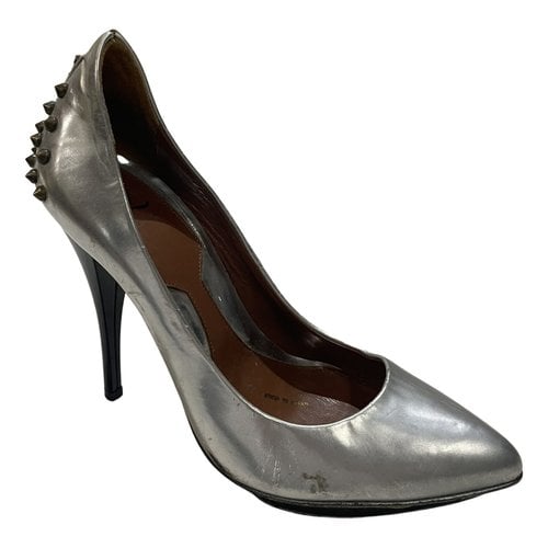 Pre-owned Alexander Mcqueen Leather Heels In Silver