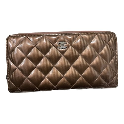 Pre-owned Chanel Timeless/classique Patent Leather Wallet In Brown