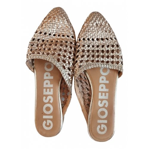 Pre-owned Gioseppo Leather Mules In Gold