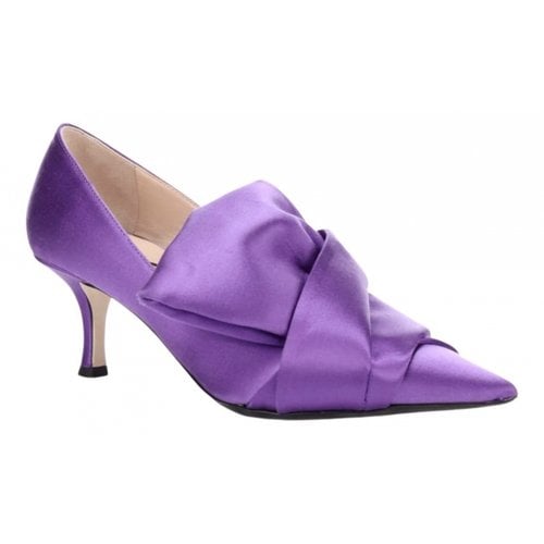 Pre-owned N°21 Cloth Heels In Purple