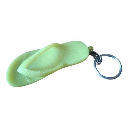 Pre-owned Ipanema Key Ring In Green