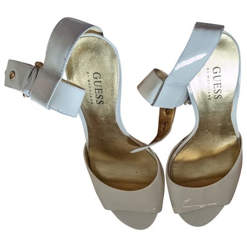 Pre-owned Guess Leather Sandals In Beige