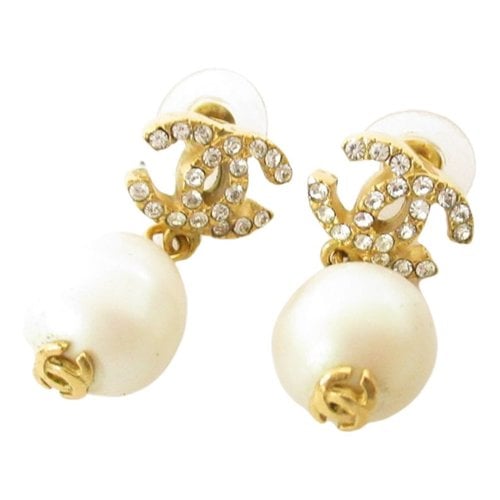 Pre-owned Chanel Earrings In White