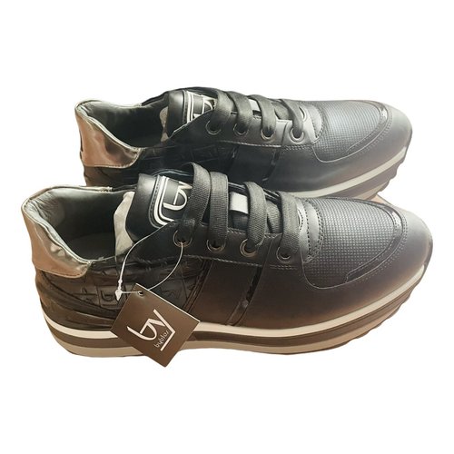 Pre-owned Byblos Leather Trainers In Black