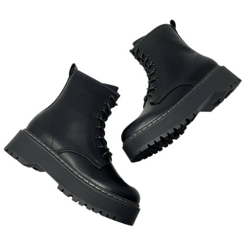 Pre-owned Steve Madden Vegan Leather Ankle Boots In Black