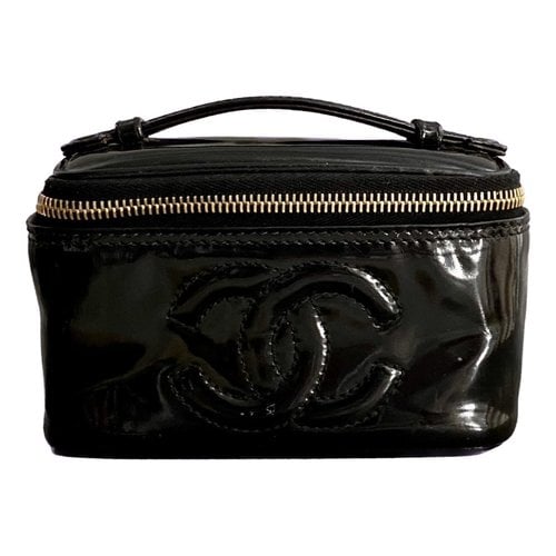 Pre-owned Chanel Vanity Patent Leather Mini Bag In Black