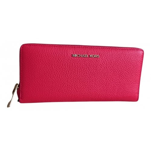 Pre-owned Michael Kors Leather Wallet In Red