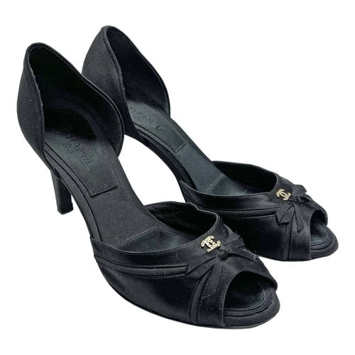 Pre-owned Chanel Velvet Heels In Black