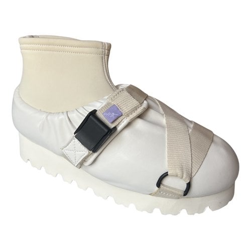 Pre-owned Yume Yume Vegan Leather Ankle Boots In White
