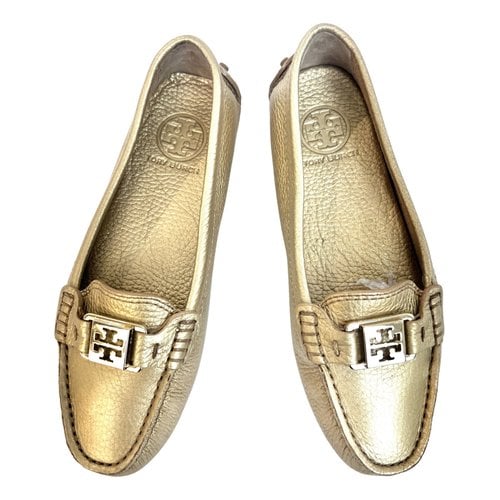 Pre-owned Tory Burch Leather Flats In Gold
