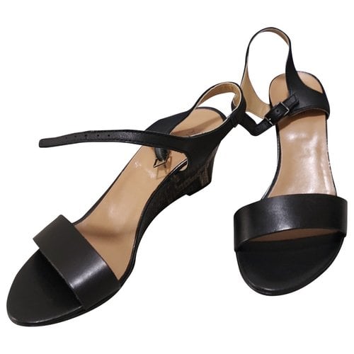 Pre-owned André Leather Sandals In Black