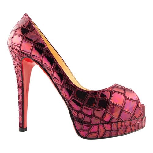 Pre-owned Christian Louboutin Cloth Heels In Burgundy