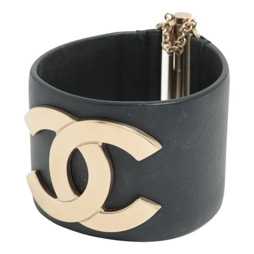 Pre-owned Chanel Leather Bracelet In Black