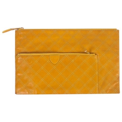 Pre-owned Marc Jacobs Leather Clutch Bag In Yellow