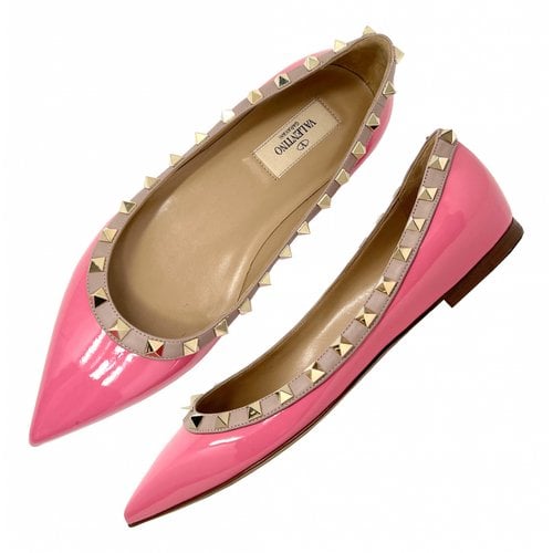 Pre-owned Valentino Garavani Rockstud Patent Leather Flats In Pink