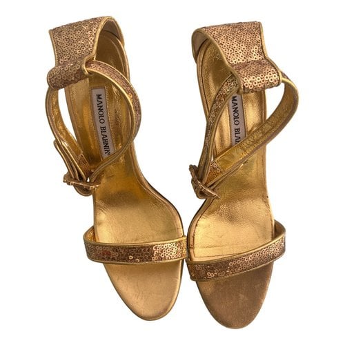 Pre-owned Manolo Blahnik Glitter Sandals In Gold