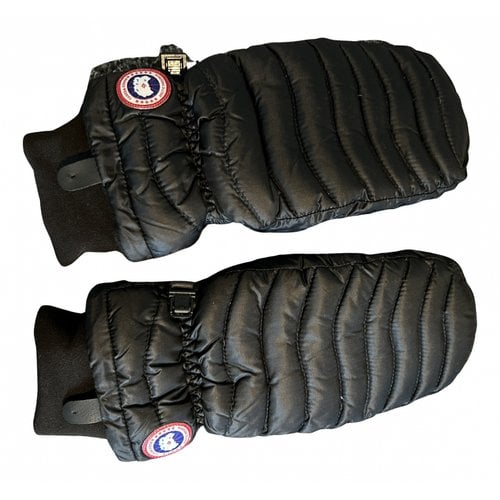 Pre-owned Canada Goose Gloves In Black