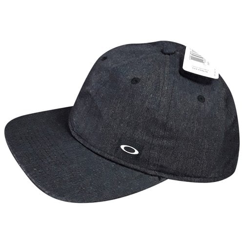 Pre-owned Oakley Hat In Black