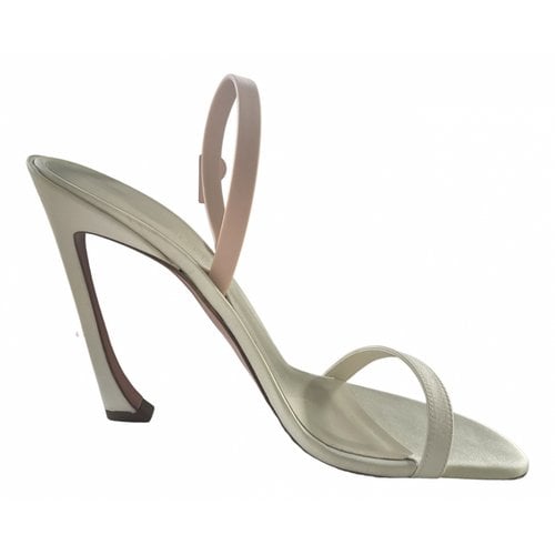 Pre-owned Piferi Vegan Leather Sandals In White