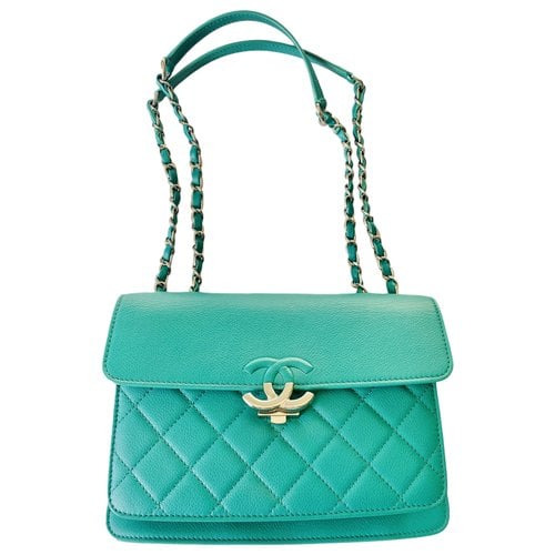 Pre-owned Chanel Trendy Cc Flap Leather Handbag In Green