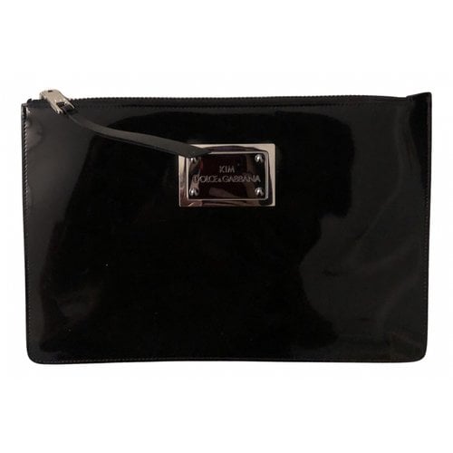 Pre-owned Dolce & Gabbana Patent Leather Clutch Bag In Black