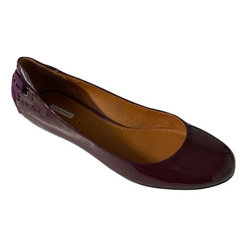 Pre-owned Vera Wang Leather Ballet Flats In Purple