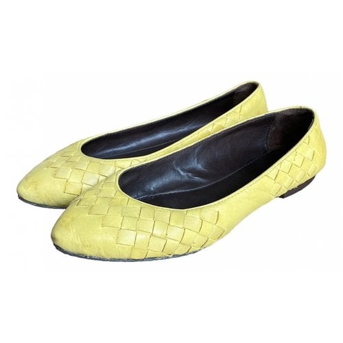 Pre-owned Bottega Veneta Leather Ballet Flats In Yellow