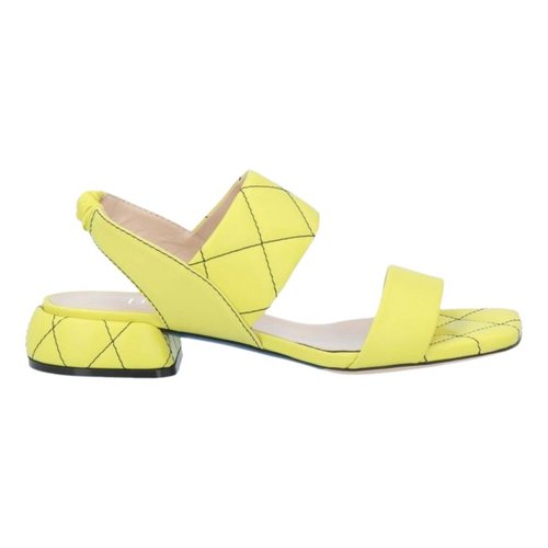 Pre-owned Loriblu Leather Sandals In Yellow