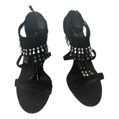 Pre-owned Le Silla Sandals In Black