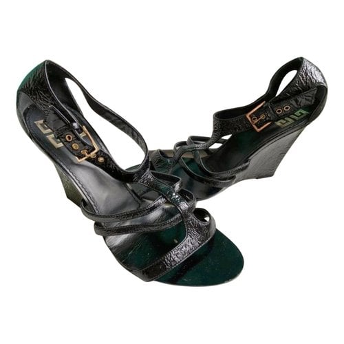 Pre-owned Givenchy Patent Leather Sandal In Black