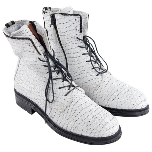 Pre-owned Mjus Leather Lace Up Boots In White