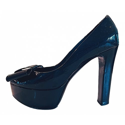 Pre-owned Louis Vuitton Patent Leather Heels In Navy