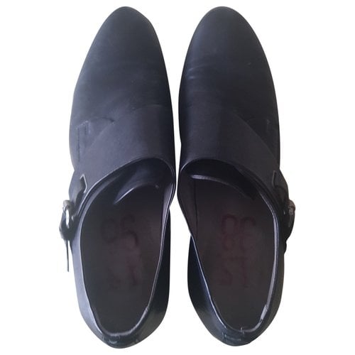 Pre-owned As98 Leather Flats In Black