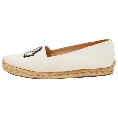 Pre-owned Christian Louboutin Cloth Flats In White