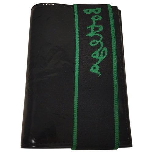 Pre-owned Bottega Veneta Patent Leather Small Bag In Black