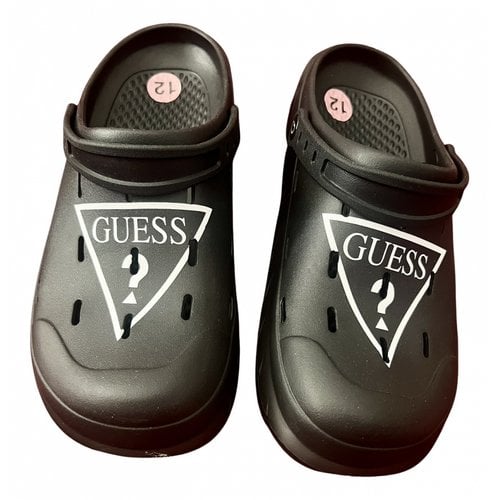 Pre-owned Guess Sandals In Black