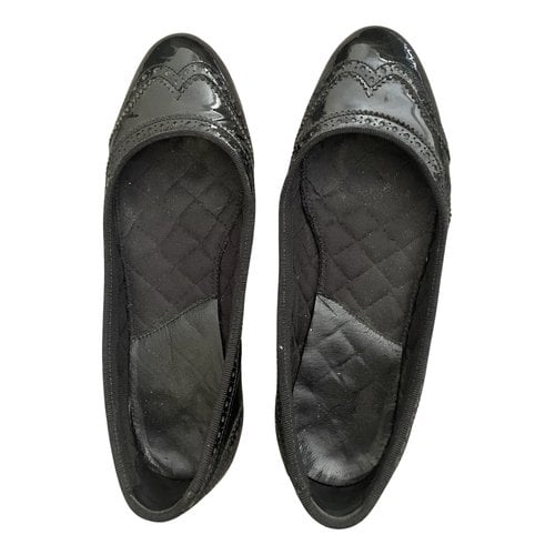 Pre-owned Church's Patent Leather Ballet Flats In Black