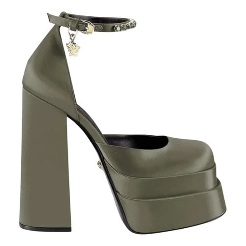 Pre-owned Versace Leather Heels In Green