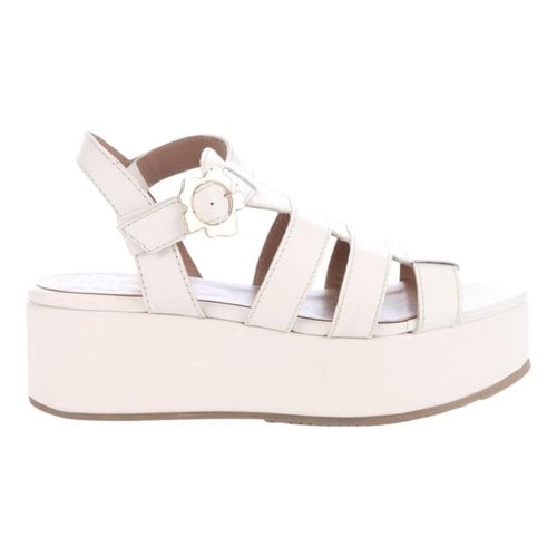 Pre-owned Ted Baker Leather Sandal In Ecru